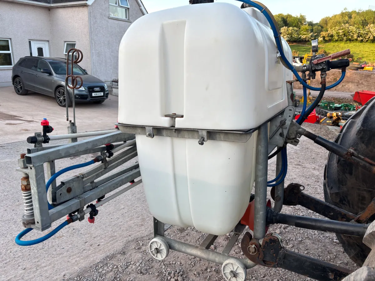 Agrional 600 litre sprayer - Image 2