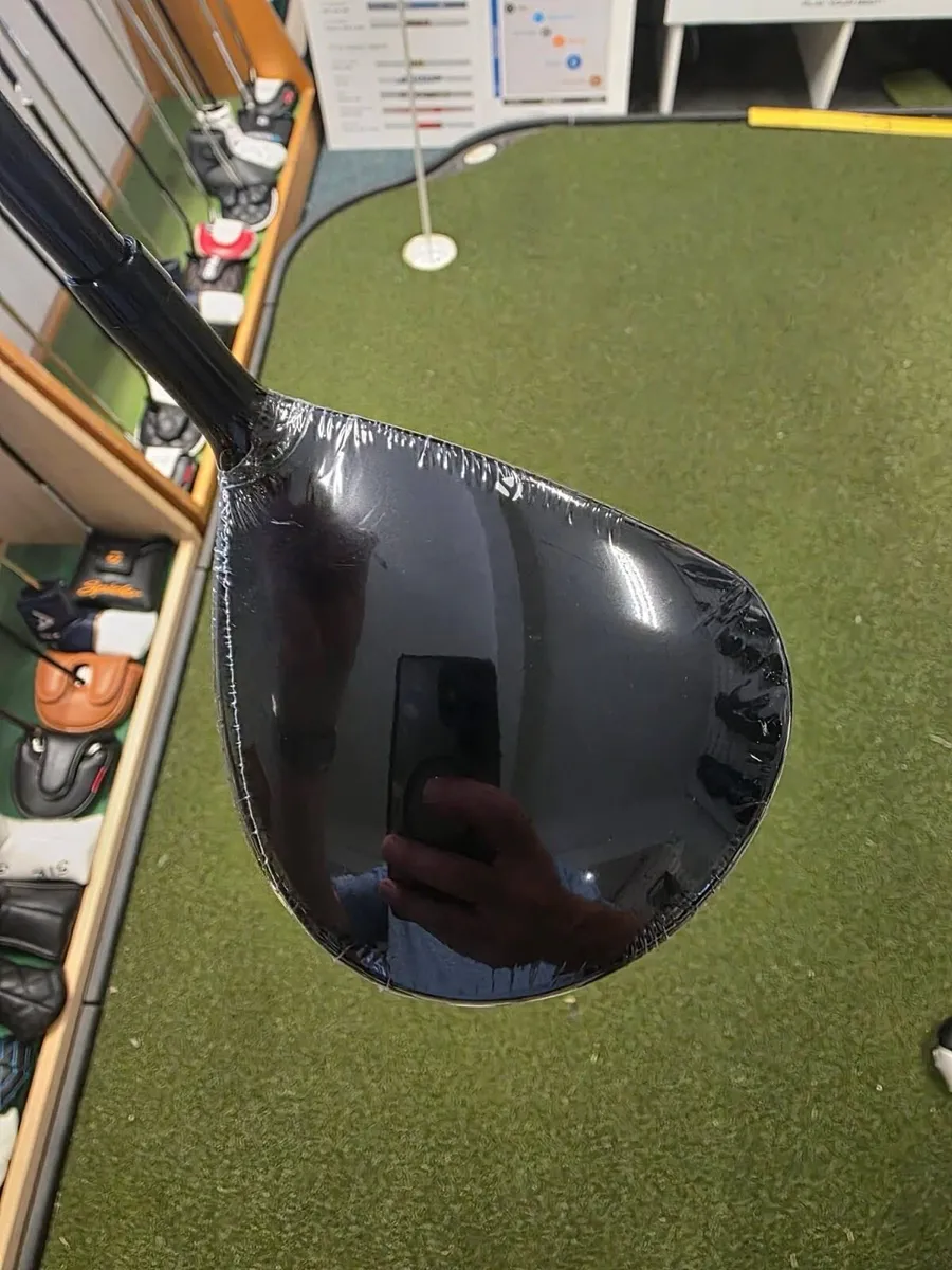 Brand New Taylormade Qi10 7 Wood - Image 3