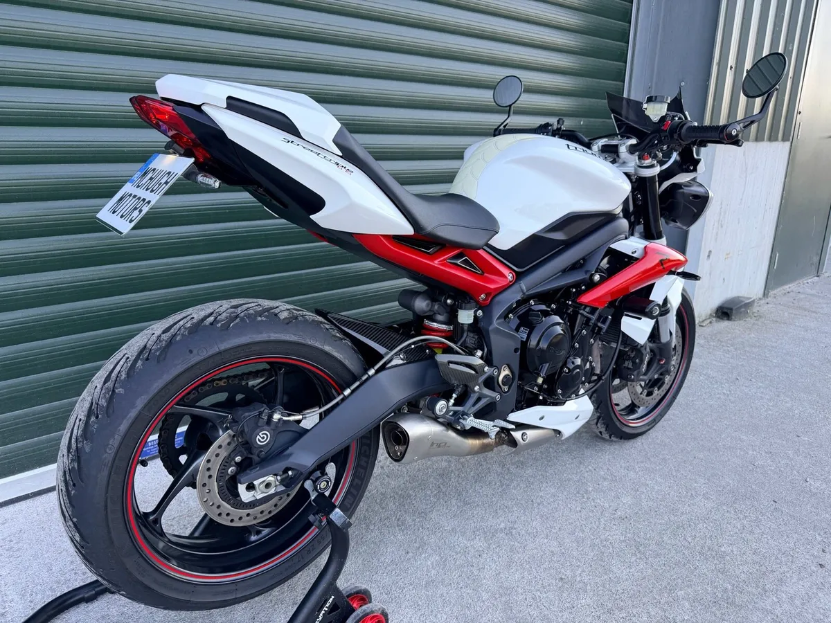 Triumph Street Triple 675 R - Image 2