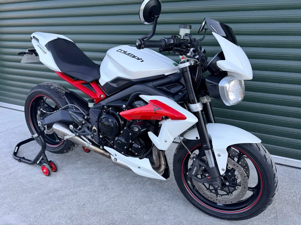 Triumph Street Triple 675 R - Image 3