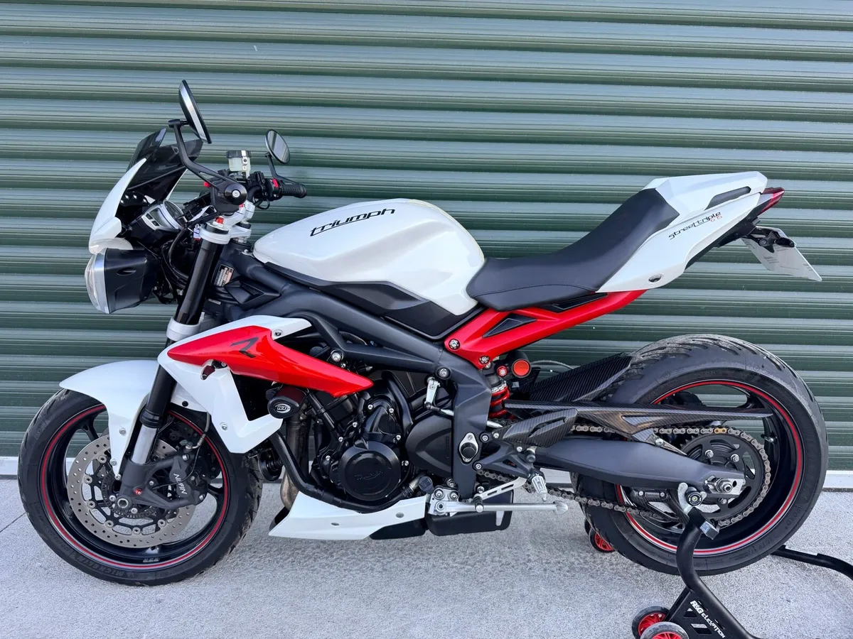 Triumph Street Triple 675 R - Image 4