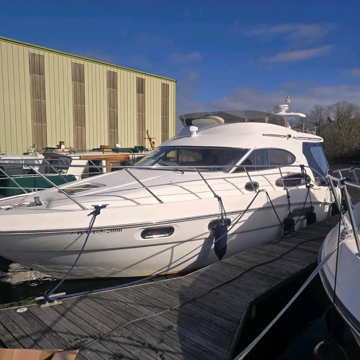 Sealine f37 - Image 1