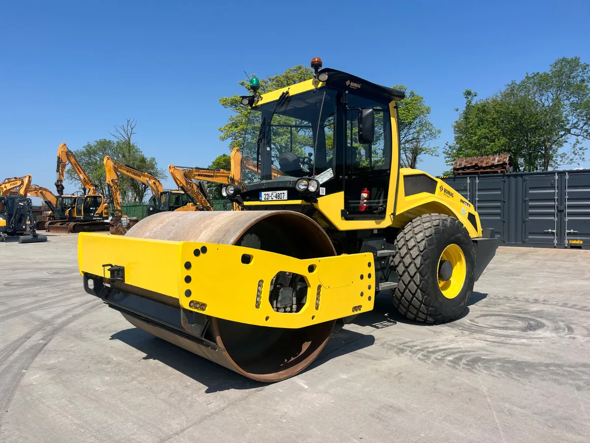 2022 Bomag BW213D-5 PL Roller - Image 2