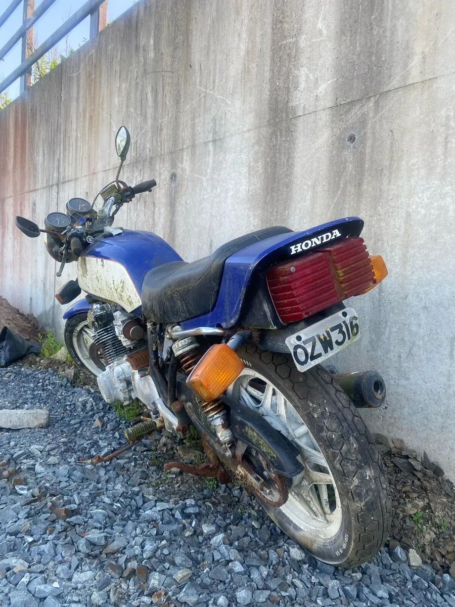 Honda cb900 for parts or repair - Image 1
