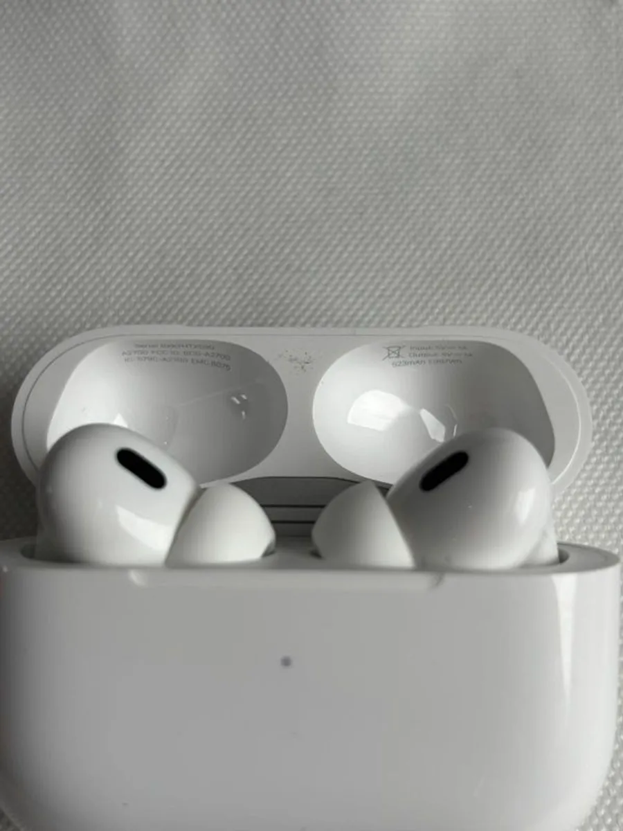 Apple AirPods Pro (1st Generation) - Image 3