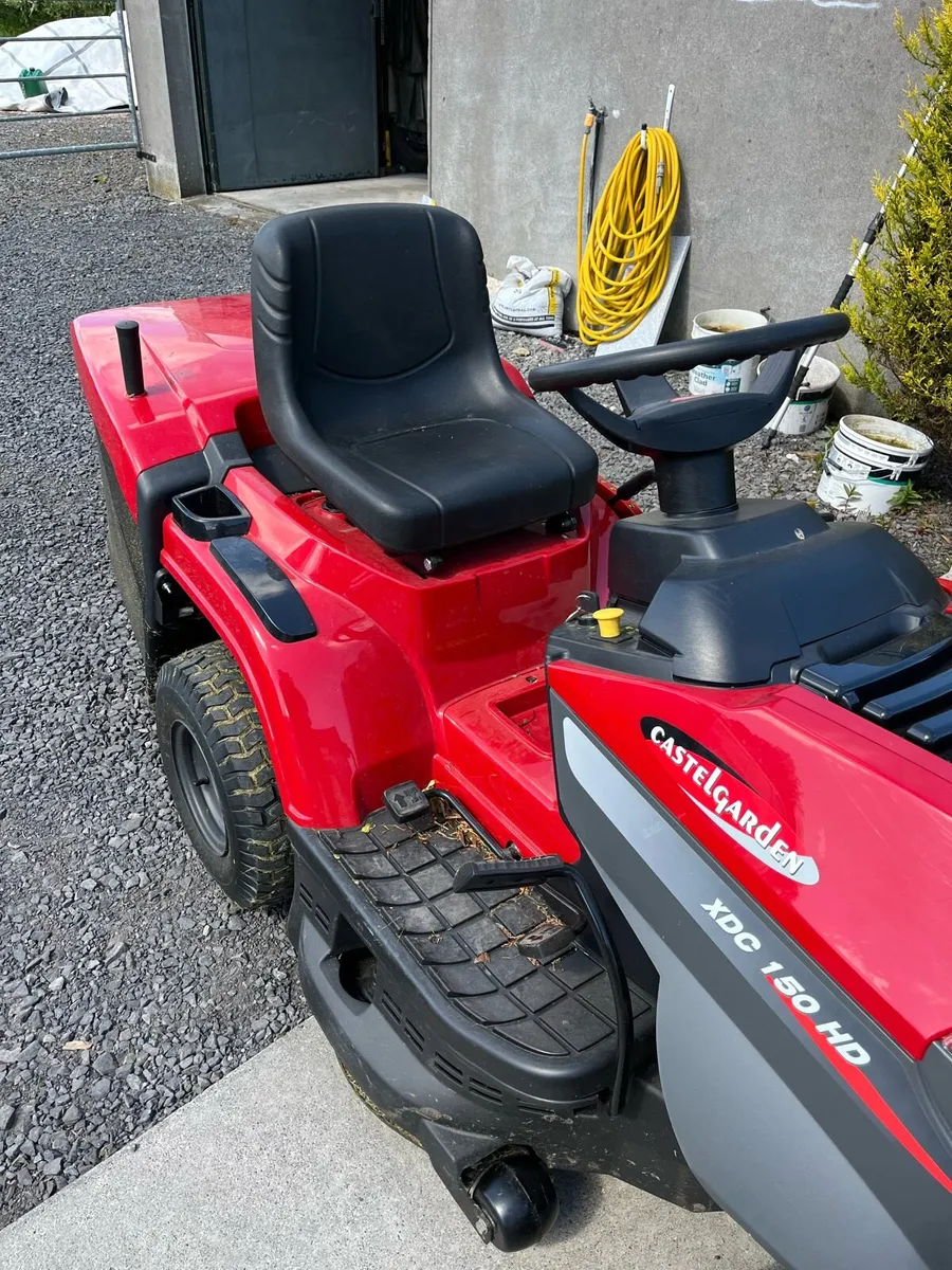 Ride on lawnmower - Image 2