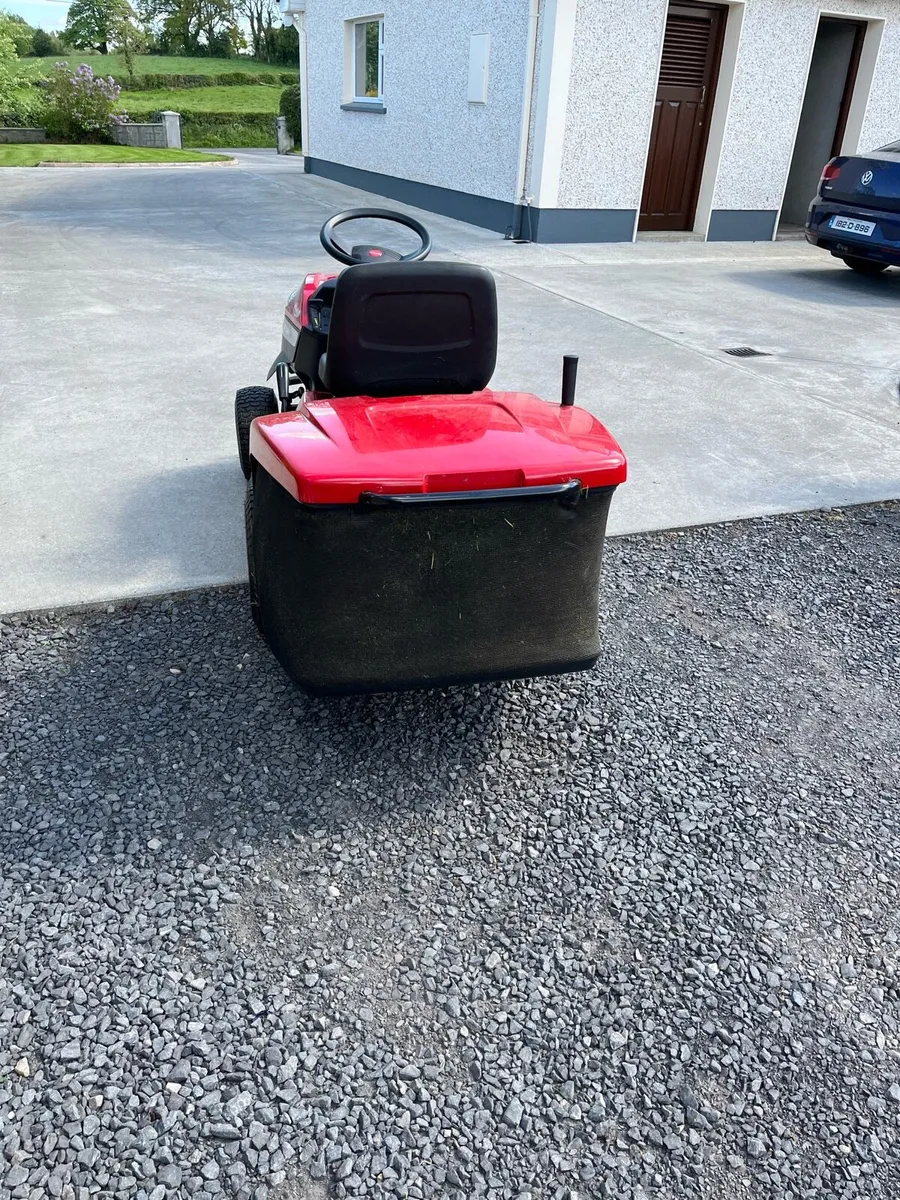 Ride on lawnmower - Image 3