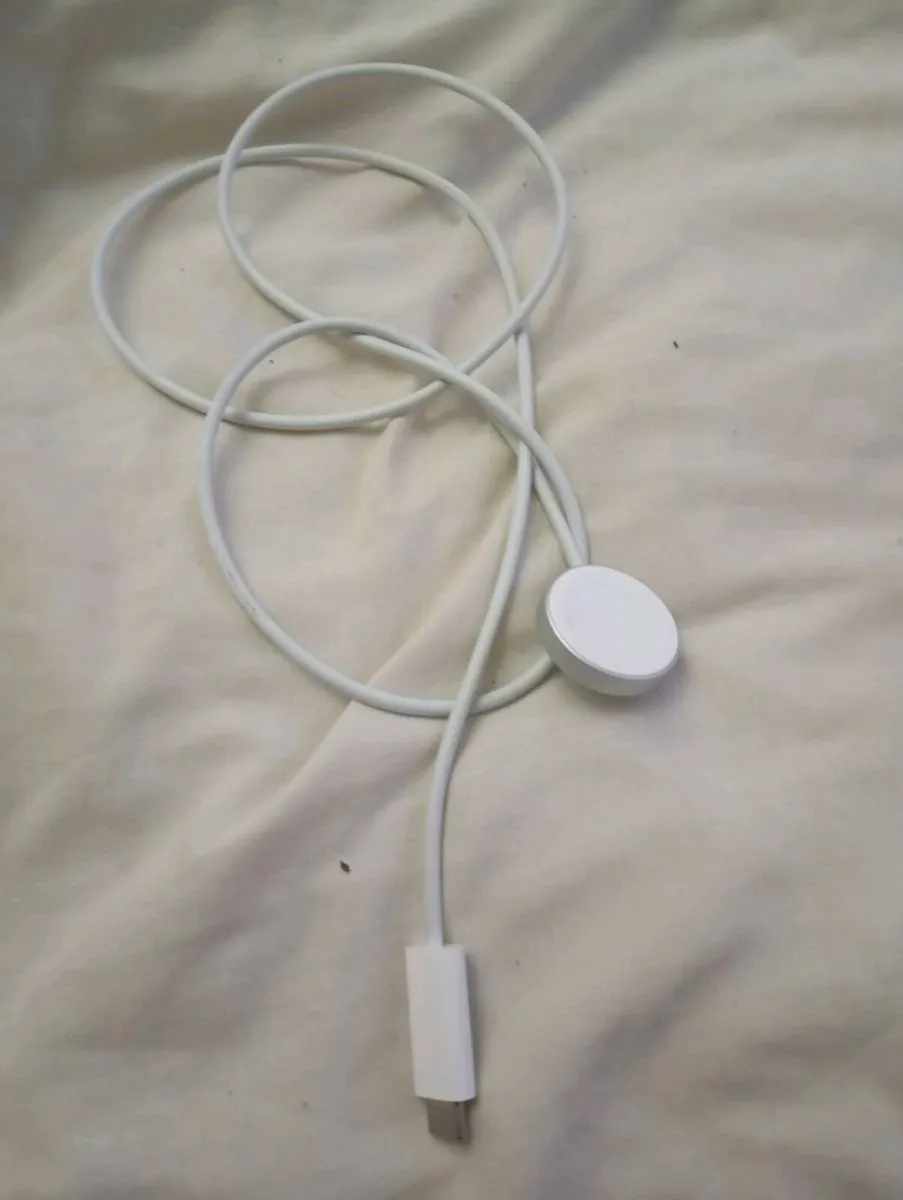 Apple watch with original Apple charger - Image 2