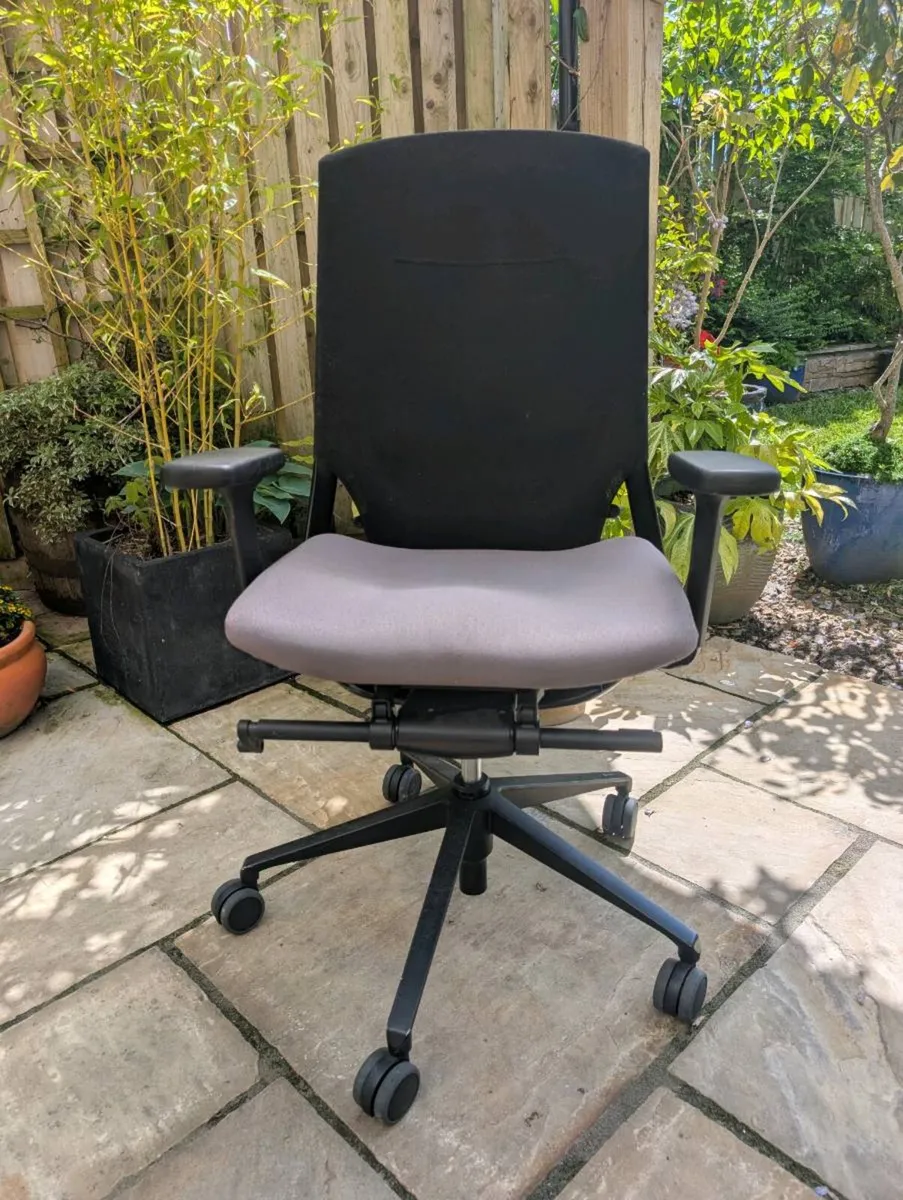 Ergonomic office chair - Image 3