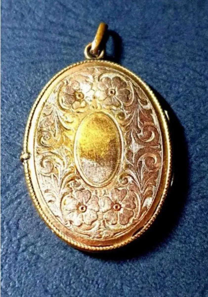 Vintage 15ct Gold Victorian Opening Locket - Image 1