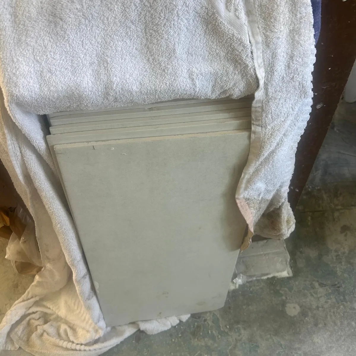Bathroom tiles - Image 2