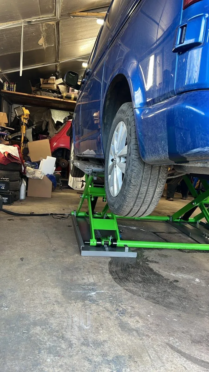 3.5 Ton Mid Rise Scissor Lift - Image 4