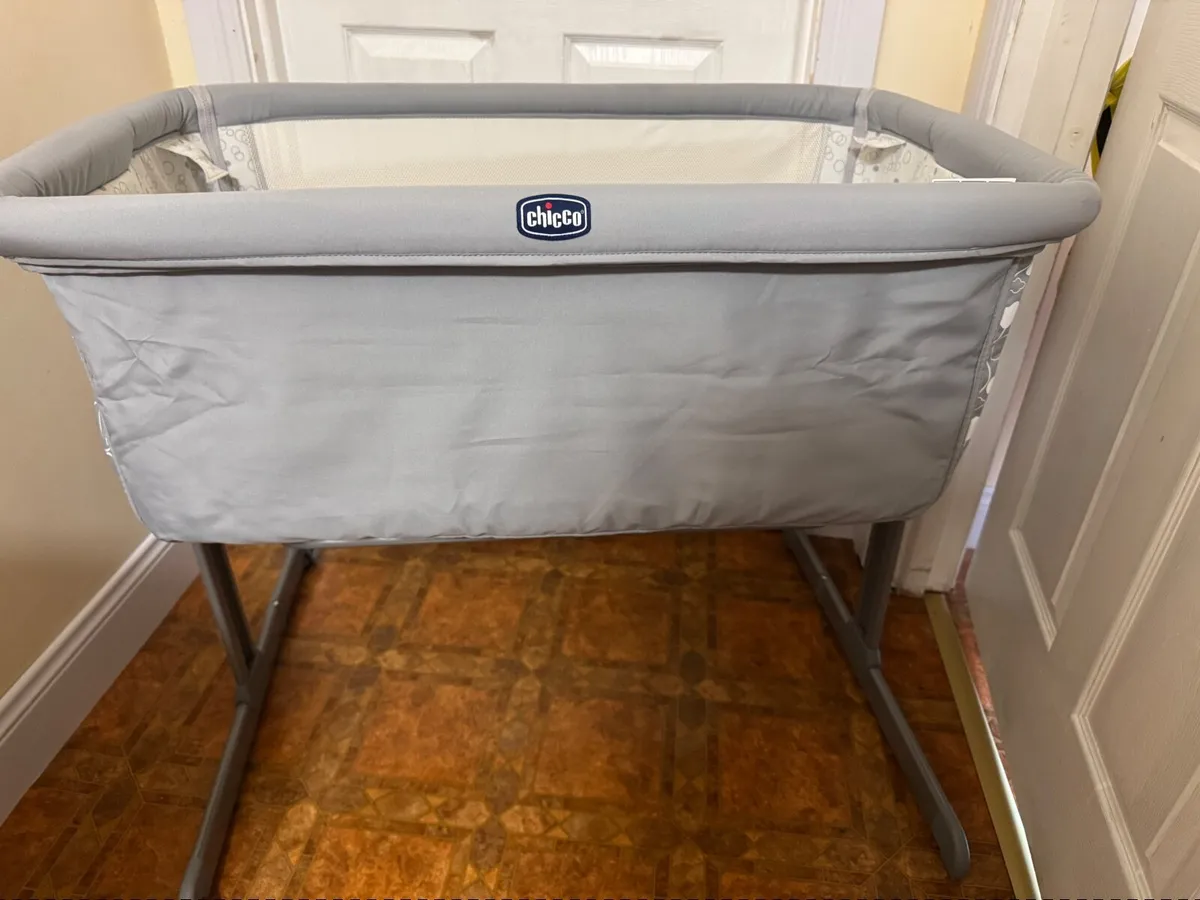 Chicco Next2me Crib - Image 4