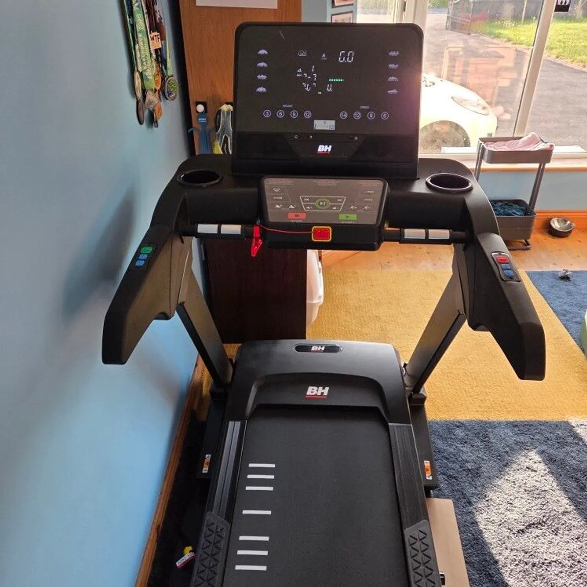 Professional treadmill - Image 1