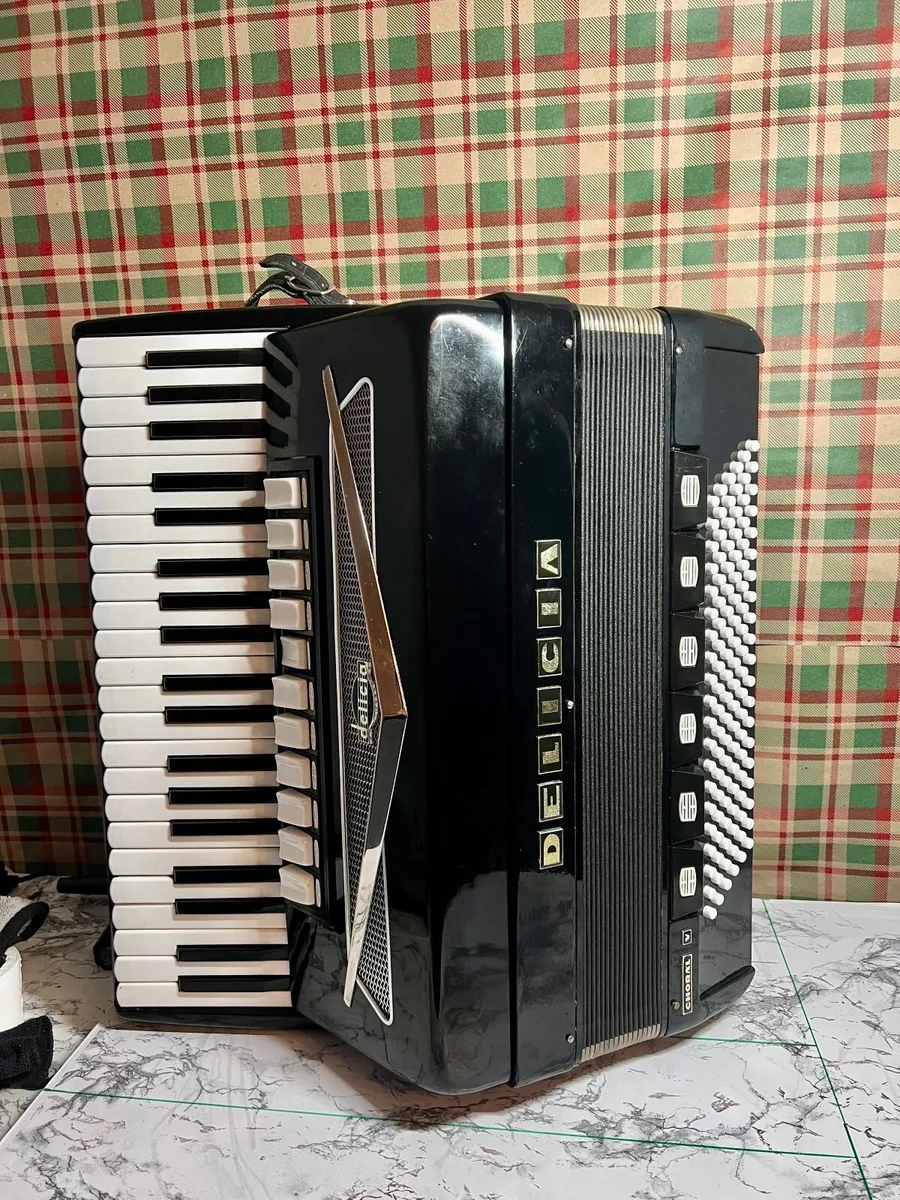 Piano Accordion Delicia Cassotto - Image 3