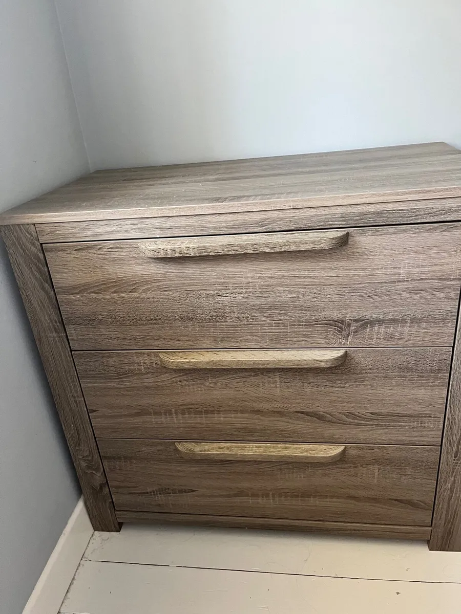 Mamas and Papas Franklin cotbed and drawers - Image 1