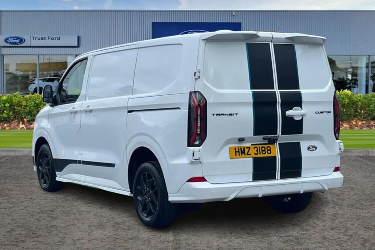 Ford Transit Custom SPORT - Image 2