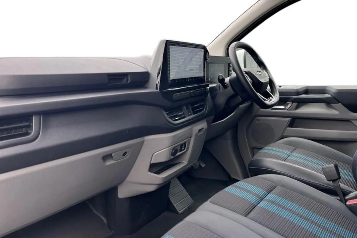 Ford Transit Custom SPORT - Image 3