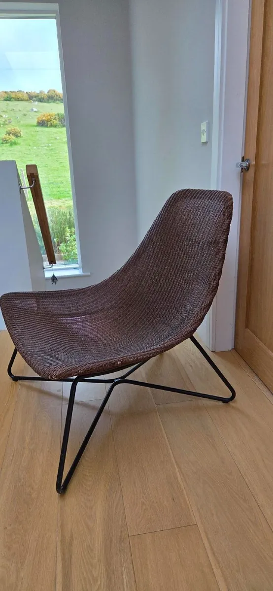 Designer Wicker Accent Chair – Contemporary Style - Image 2