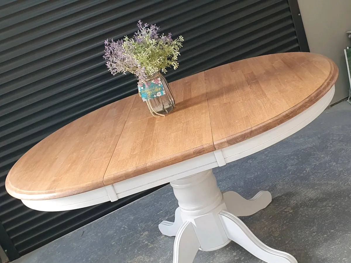 6 seater extendable oak dining - Image 1