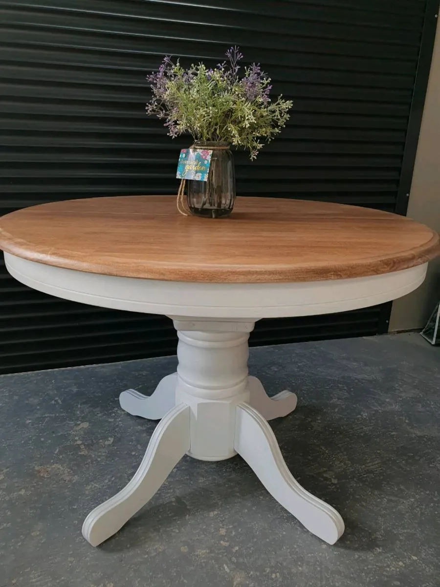 6 seater extendable oak dining - Image 2