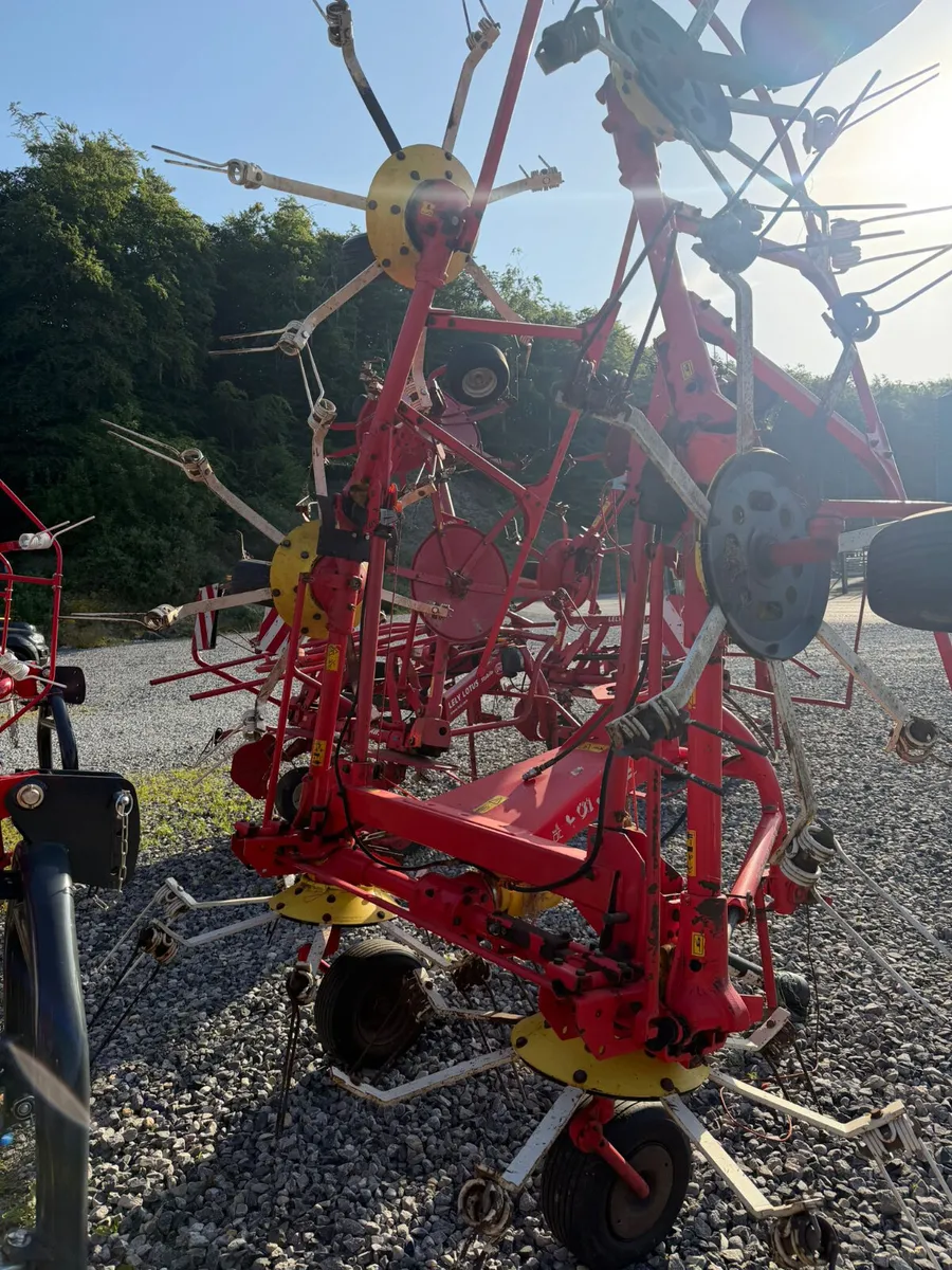 Pottinger HIT 800 6 rotor Tedder - Image 2