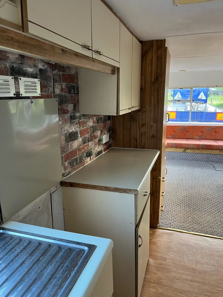 Property - Image 2