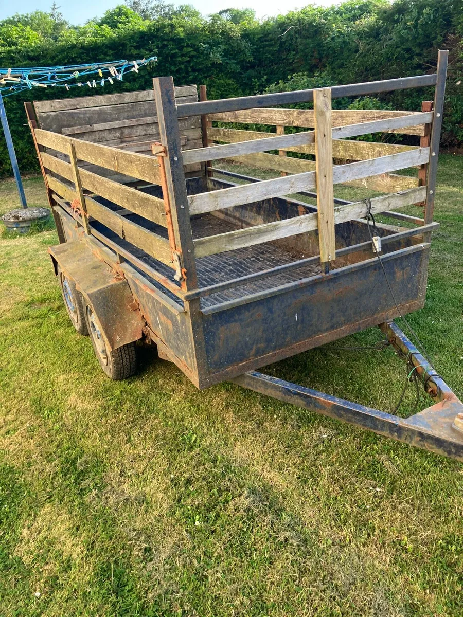 Trailer - Image 1