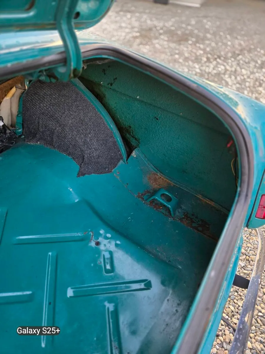 Vintage  Car - Image 4
