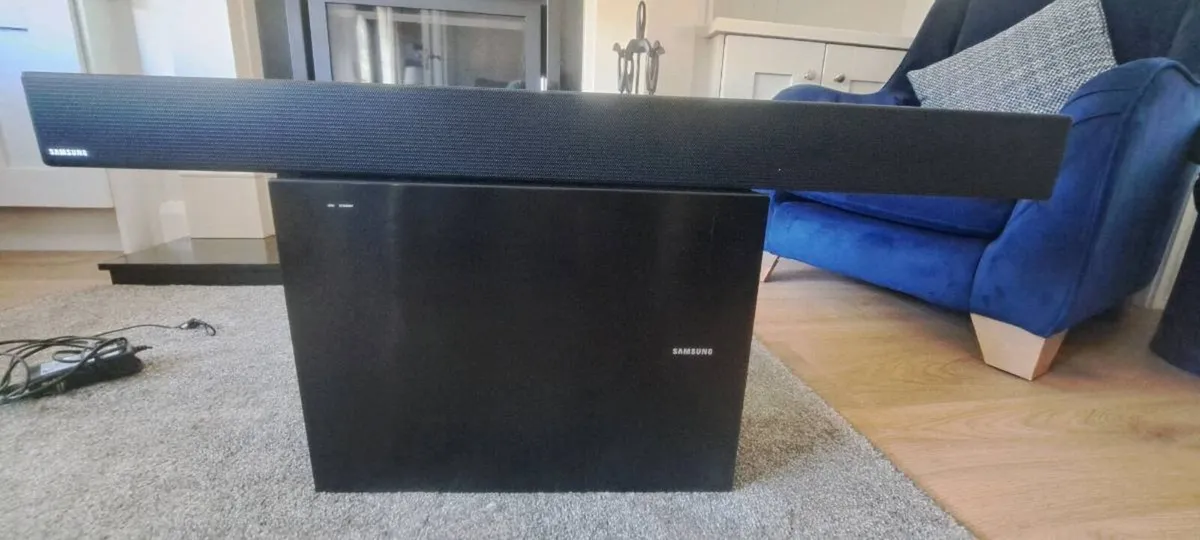 Samsung sound bar and bass box - Image 1