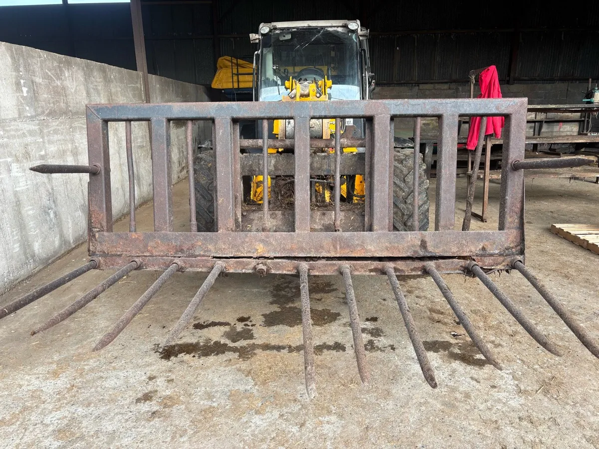 9ft Tighe Dung fork - Image 1