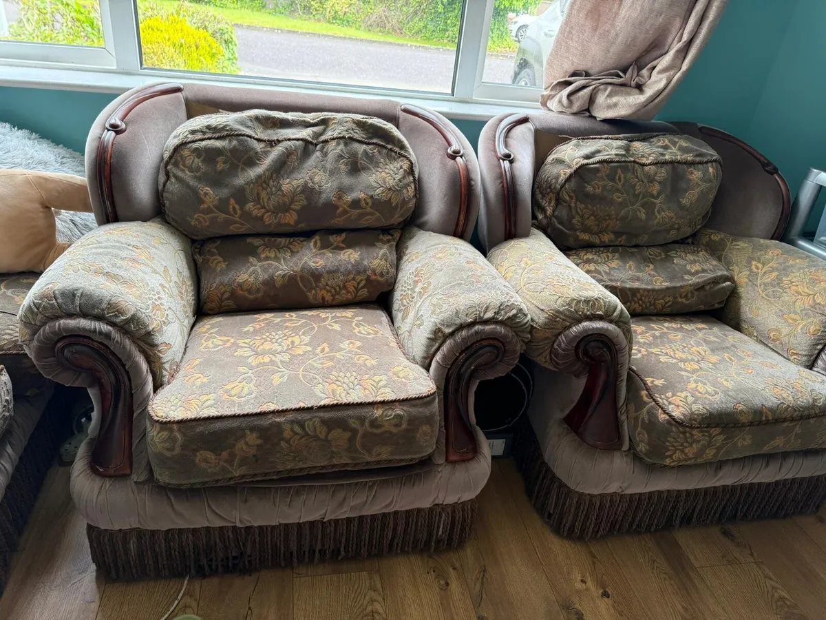 Couch and armchairs - Image 2