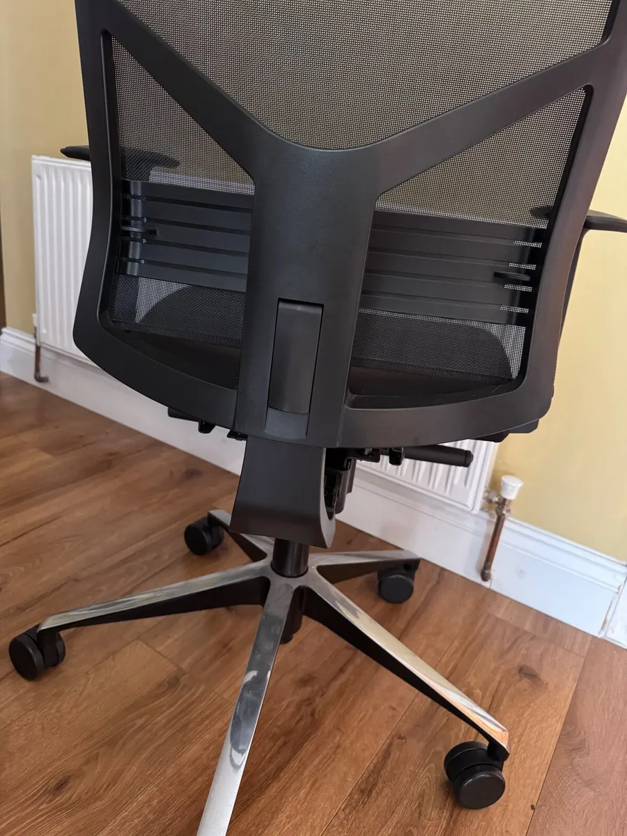 Office chair - Image 4