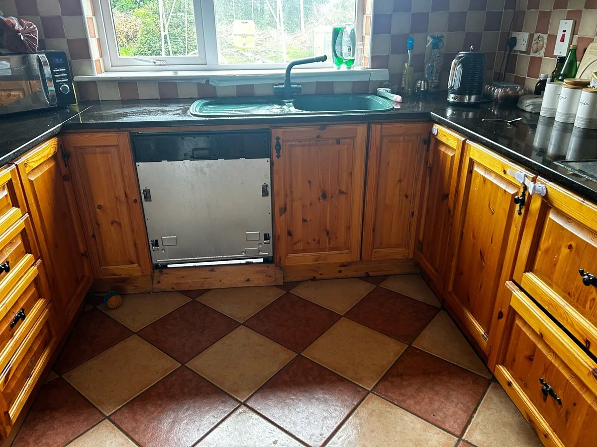 Traditional kitchen - Image 2