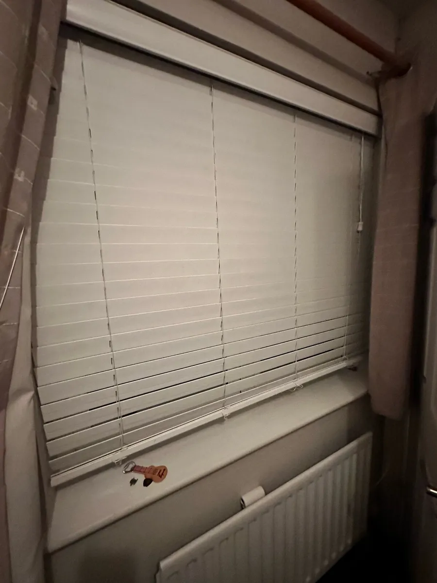 Window blinds - Image 1