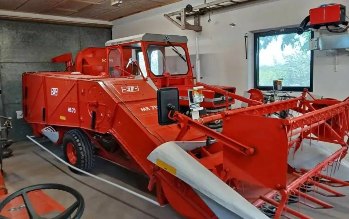 Massey ferguson 135/ JF ms70 combine - Image 1