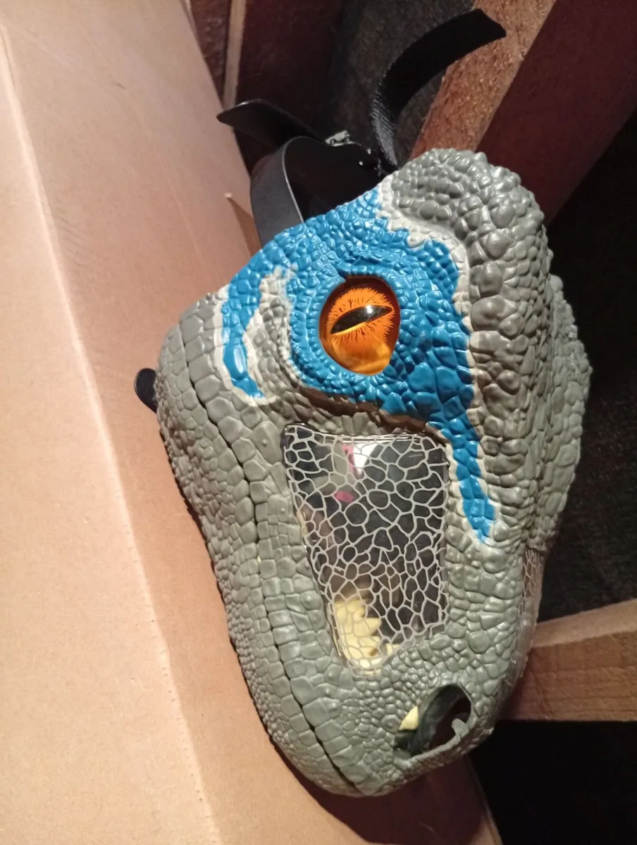 Jurassic world interactive head - Image 1