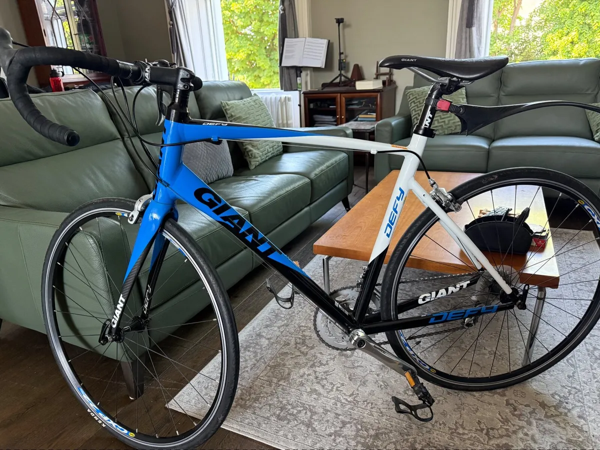 GIANT Defy 2 Bicycle - Image 1