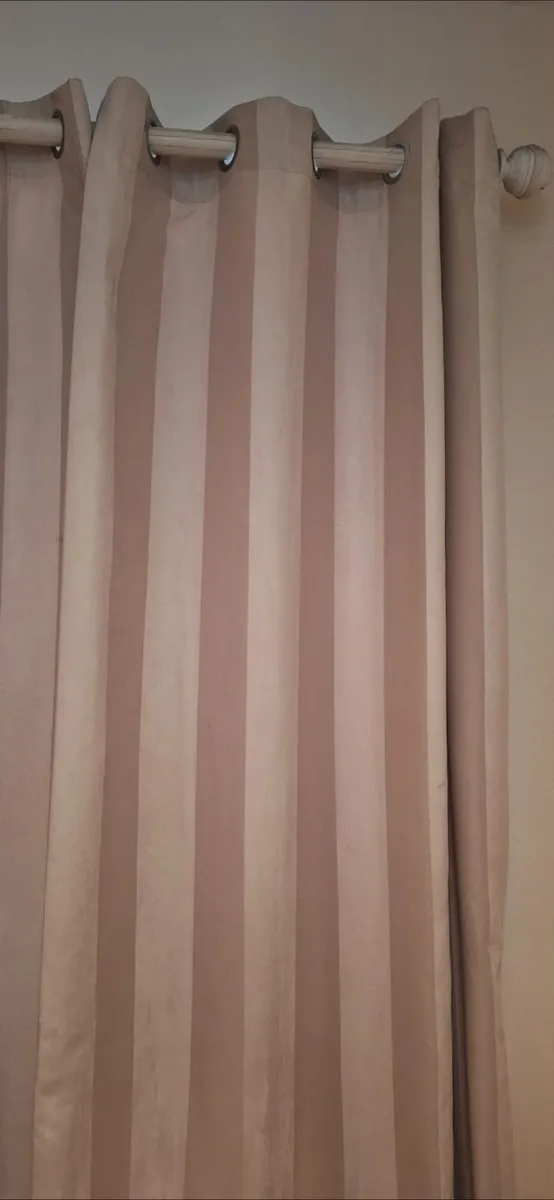 Curtains and shade - Image 3