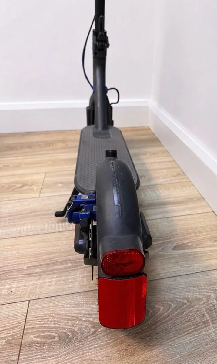 Xiaomi Mi Electric Scooter 3 - Image 3