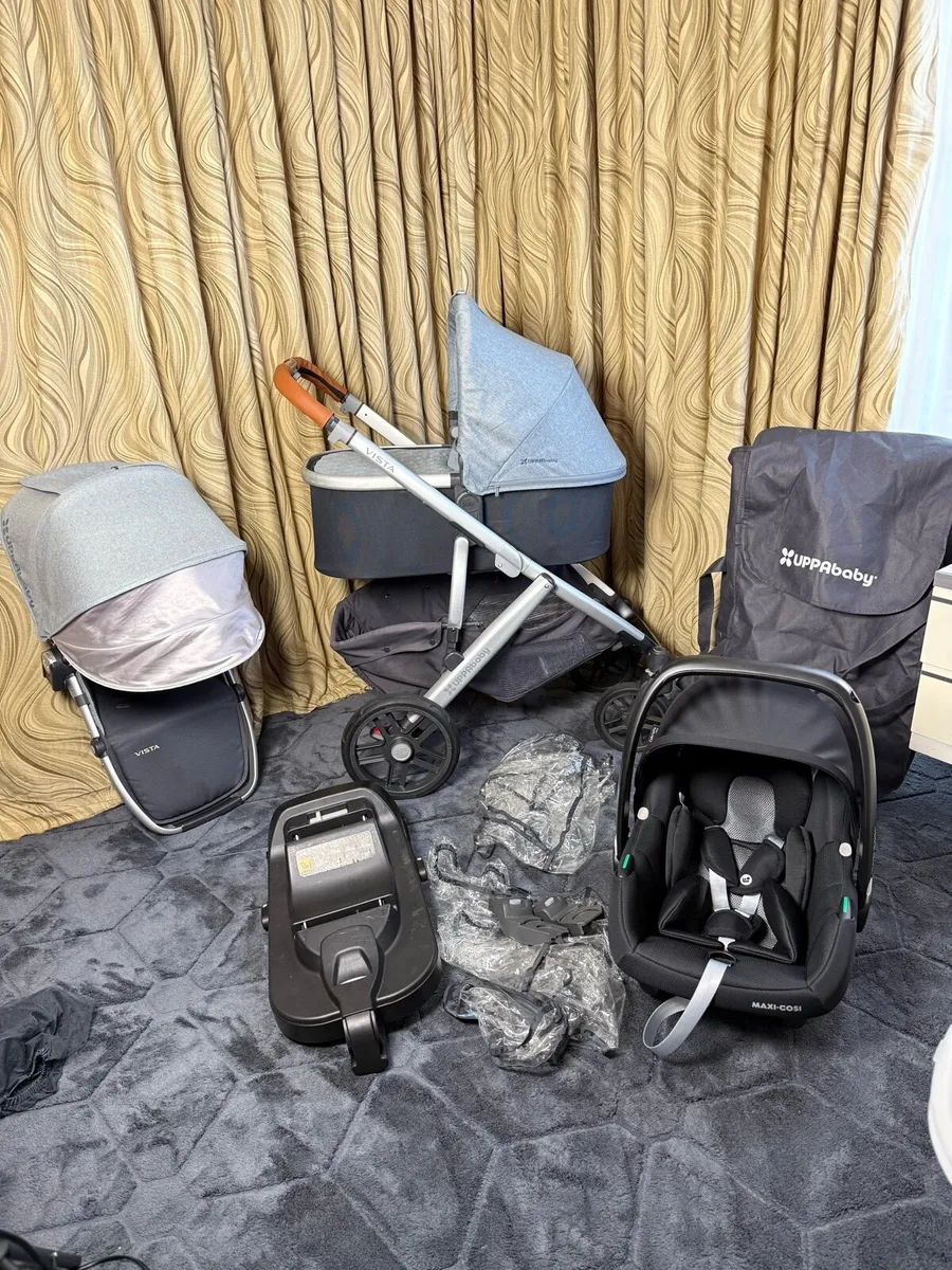 Uppababy vista 4 in 1 with car seat and isofix - Image 1