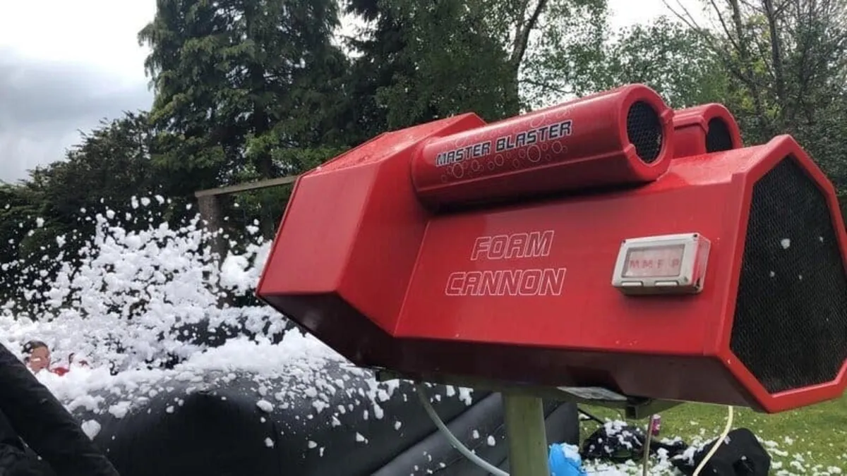 Master blaster foam machine