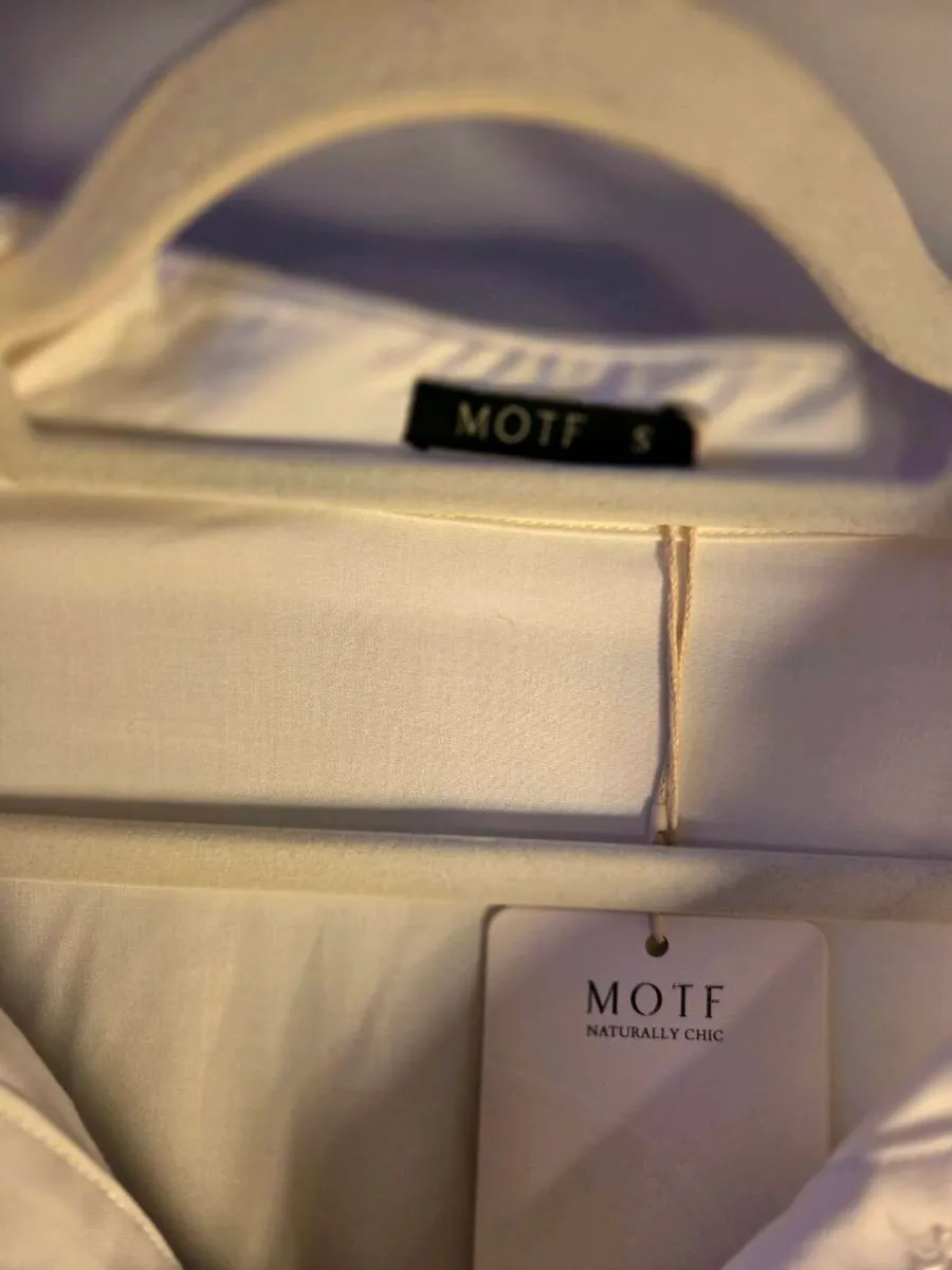 MOTI black and white contrast blouse - Image 3