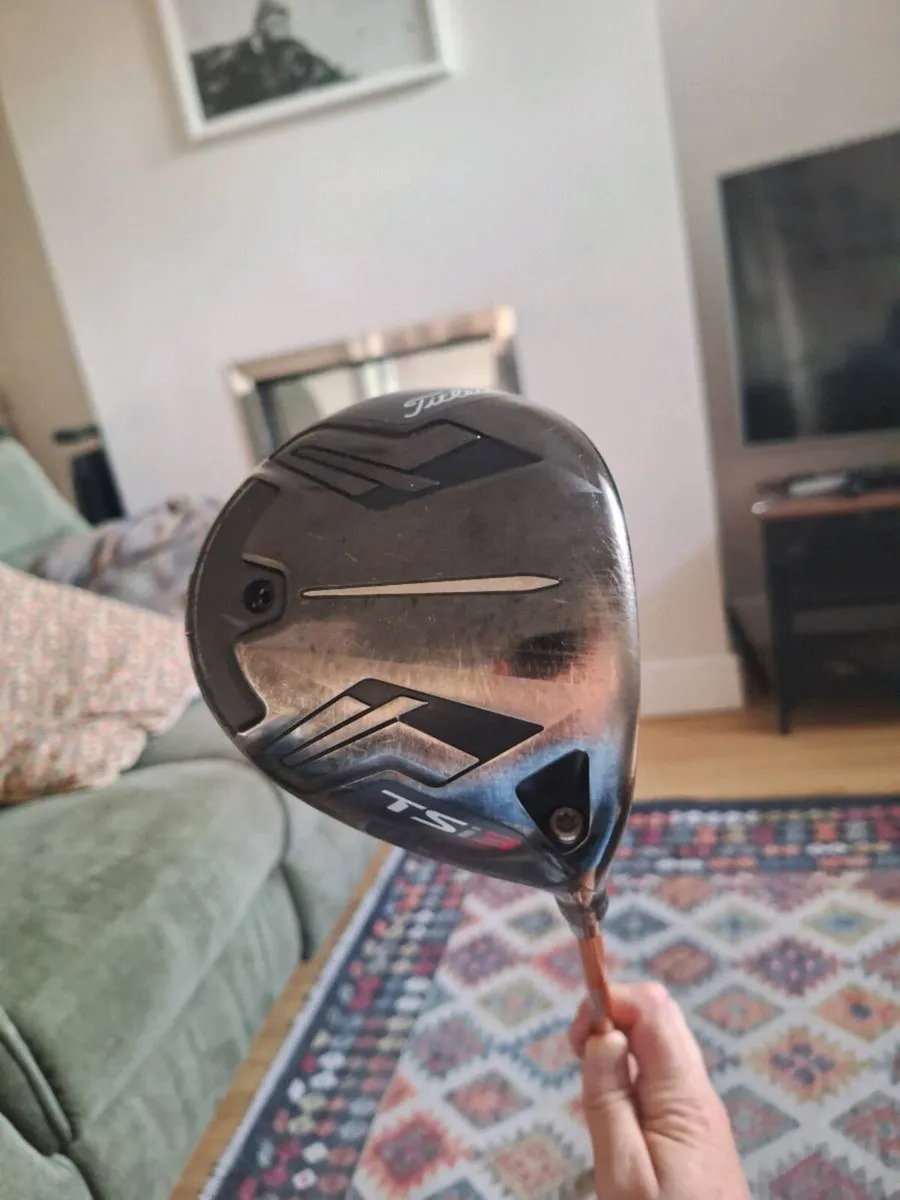 Titleist TSi3 9° Driver upgraded Tour Ad shaft - Image 1
