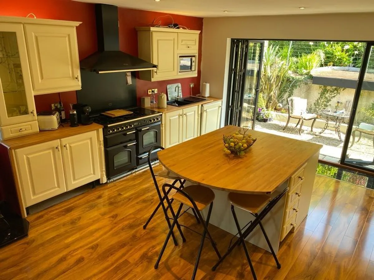 Cream Kitchen with Solid Oak Worktops + integrated Dishwasher & Fridge/Freezer + new Quartz black Sink & Mixer Tap - Image 2