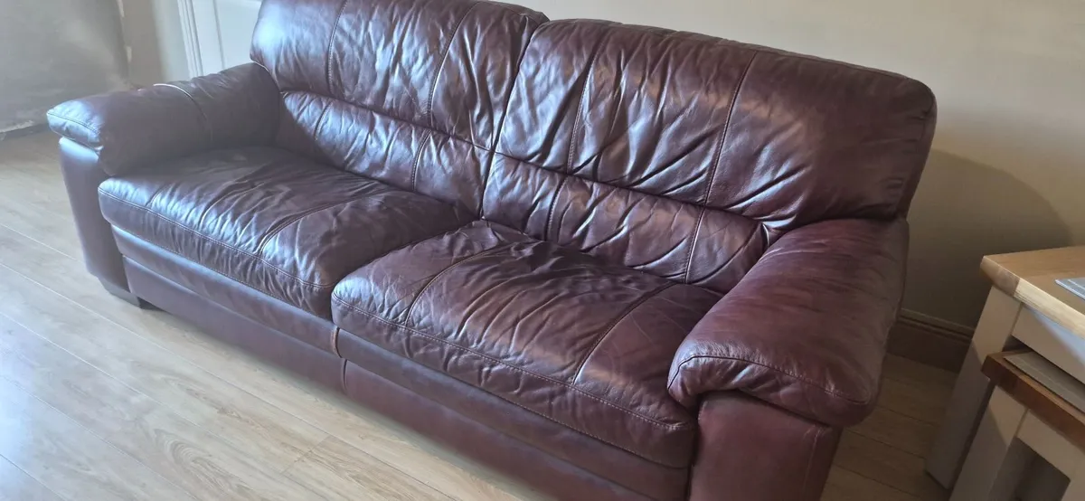 Leather Sofa 3 seater, 2 seater and armchair for s - Image 1