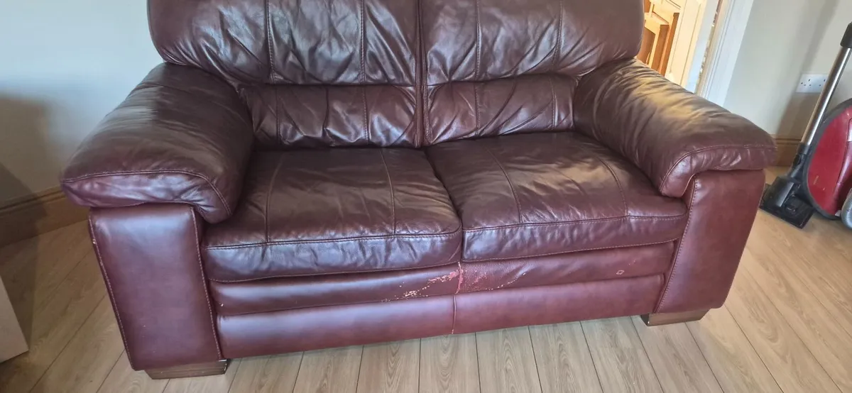 Leather Sofa 3 seater, 2 seater and armchair for s - Image 4