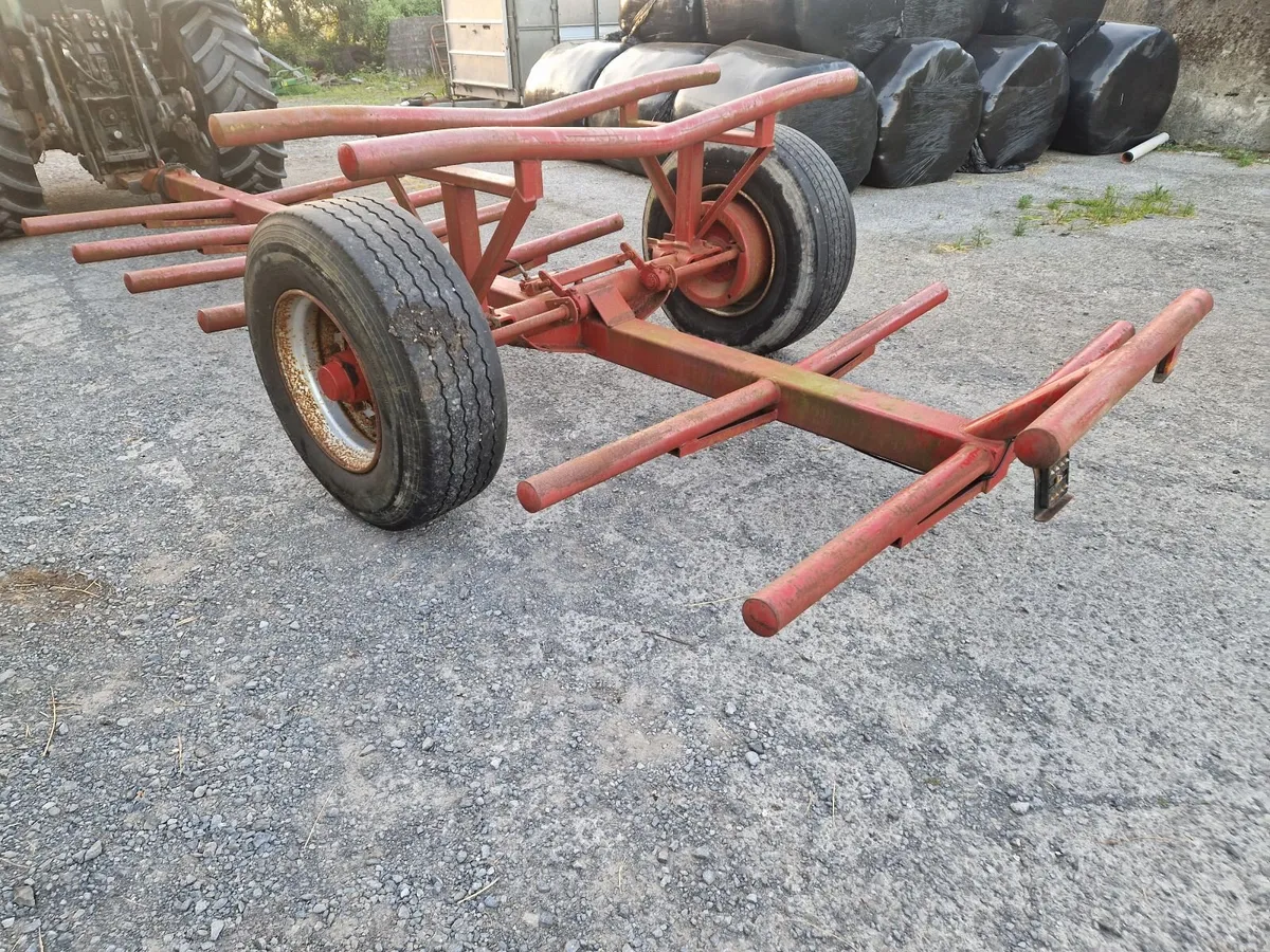 Bale trailer - Image 1