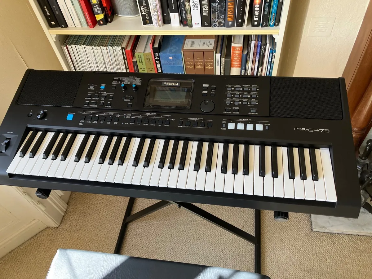 Yamaha PSR-E473 Keyboard + Stand, Bench & Gig Bag - Image 3