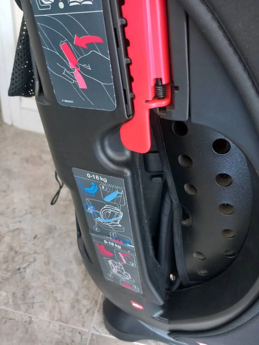 Joie Kids car seat.  Not isofix. - Image 4